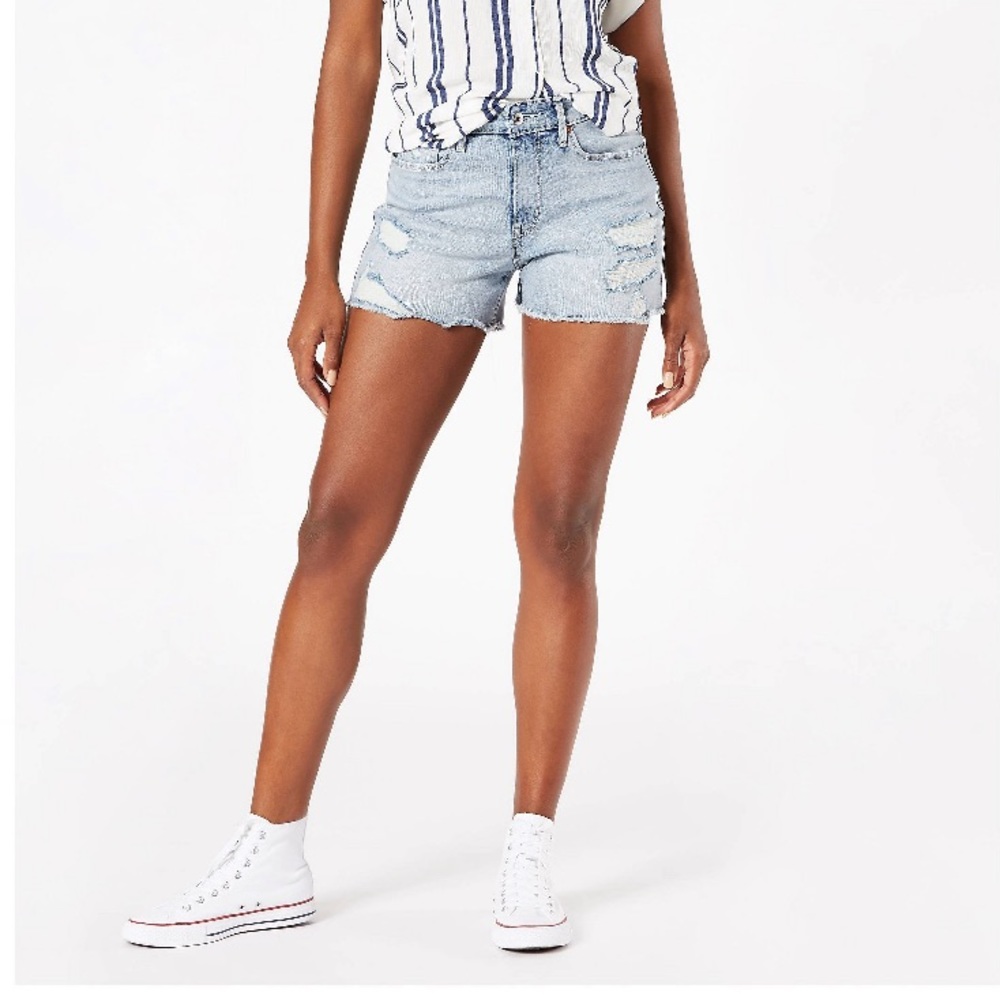 DENIZEN from Levi’s Women’s High-Rise Jean Shorts